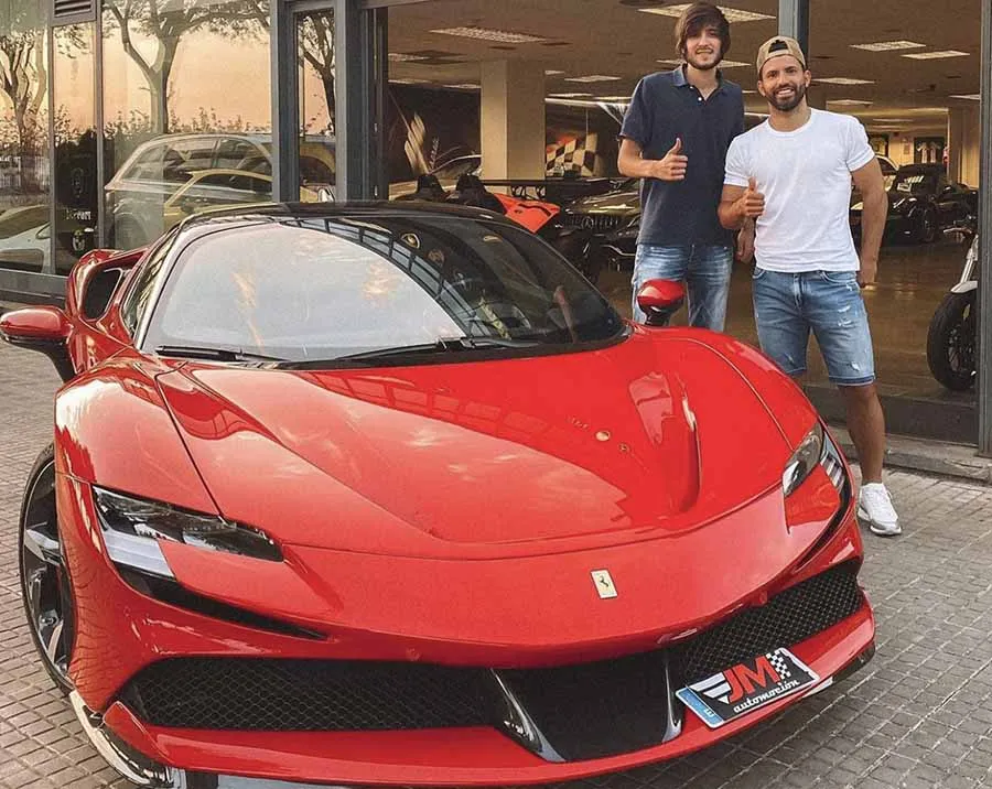 ESPECIAL El nuevo auto del Kun