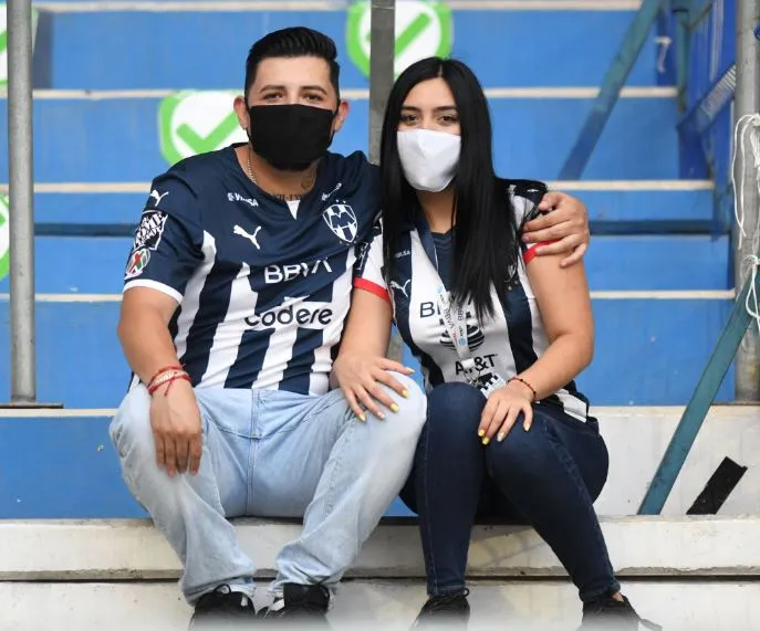 Afición de Rayados previo a juego de Pumas