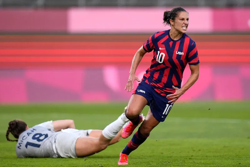 Carli Lloyd celebrando uno de sus goles