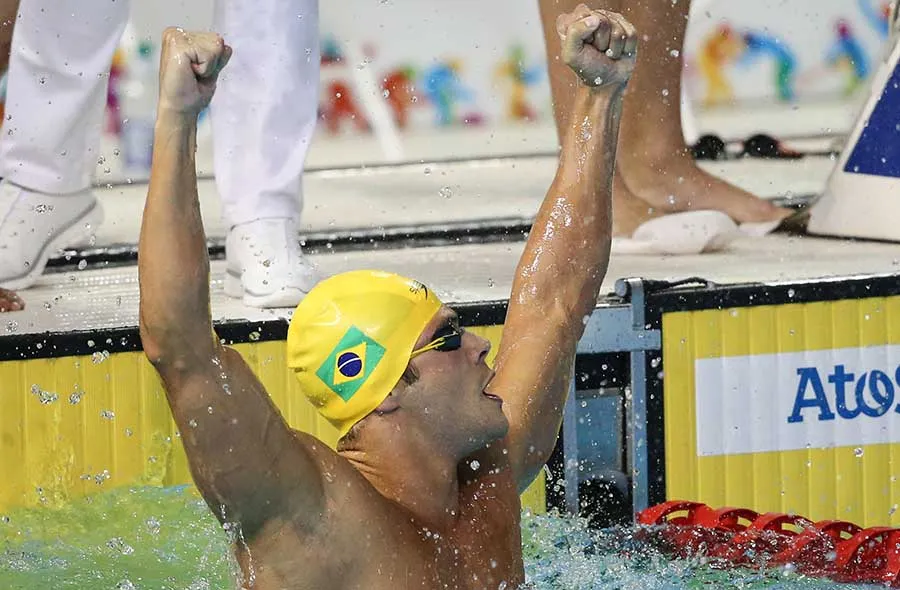 Bruno Fratus al ganar medalla de bronce