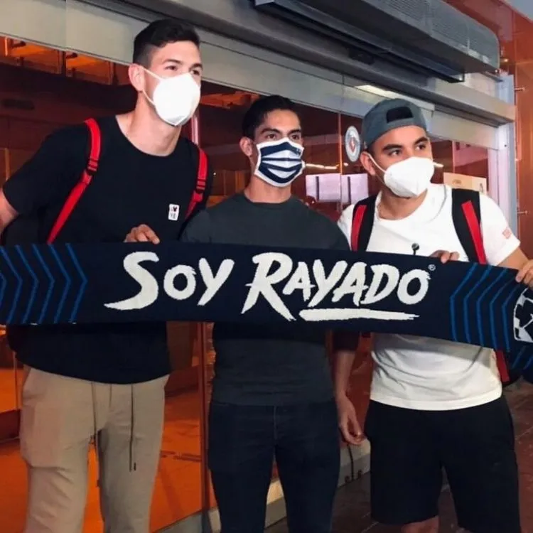 Aguirre con sus nuevos compañeros