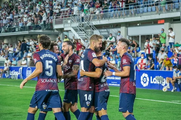 Jugadores del Huesca en festejo