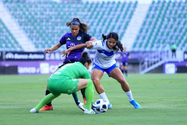 Rayadas en acción ante Mazatlán