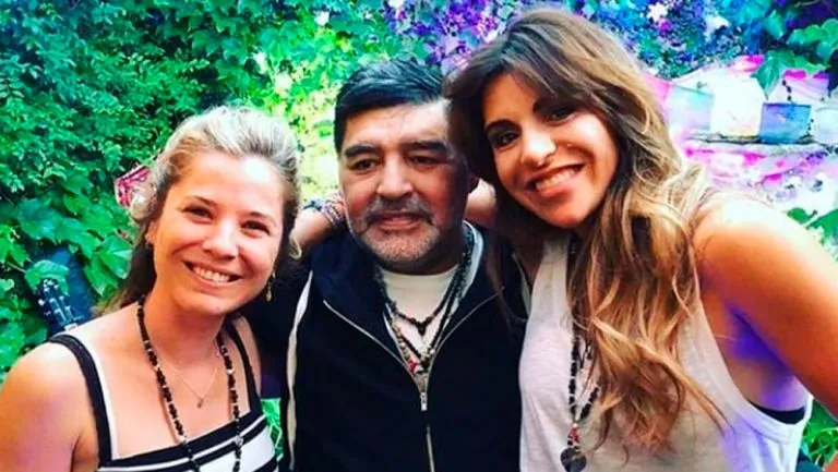 INSTAGRAM @giannmaradona Gianinna Maradona (der.) junto a su papá