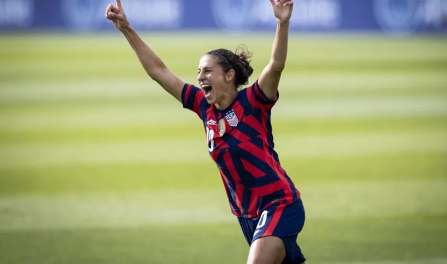 Lloyd celebra gol en Tokio 2020