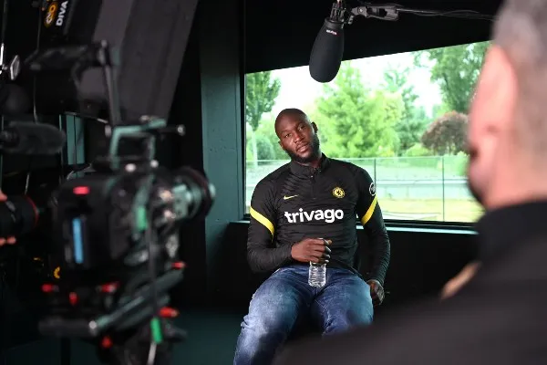 TWITTER @RomeluLukaku9 Romelu Lukaku en entrevista para el Chelsea
