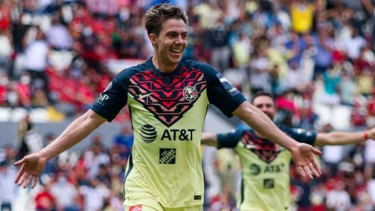 IMAGO7 Córdova en festejo de gol