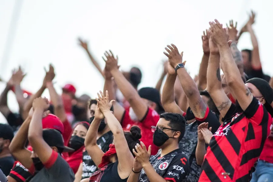 Afición de Xolos en el Estadio Caliente