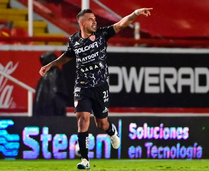 Zendejas, en festejo de gol