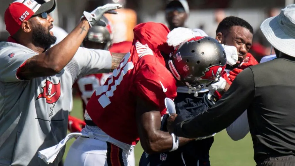 The Tennessean El momento del puñetazo de Brown a Jackson