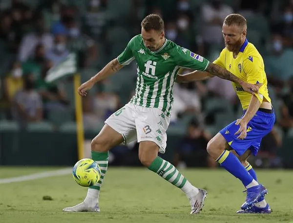 EFE Betis y Cádiz repartieron unidades
