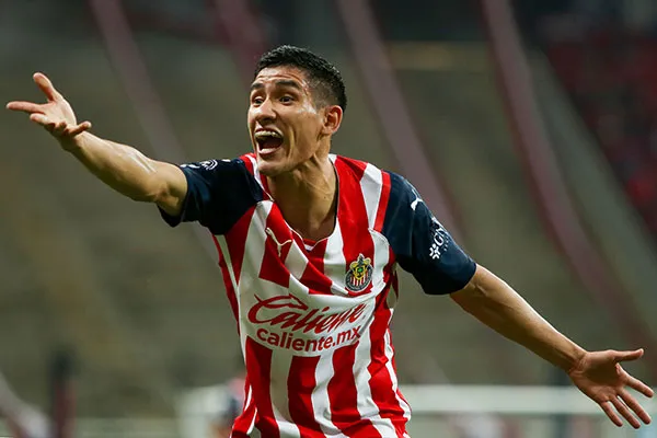 Uriel Antuna en el partido ante León