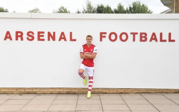 TWITTER @Arsenal Martin Odegaard en las instalaciones del club