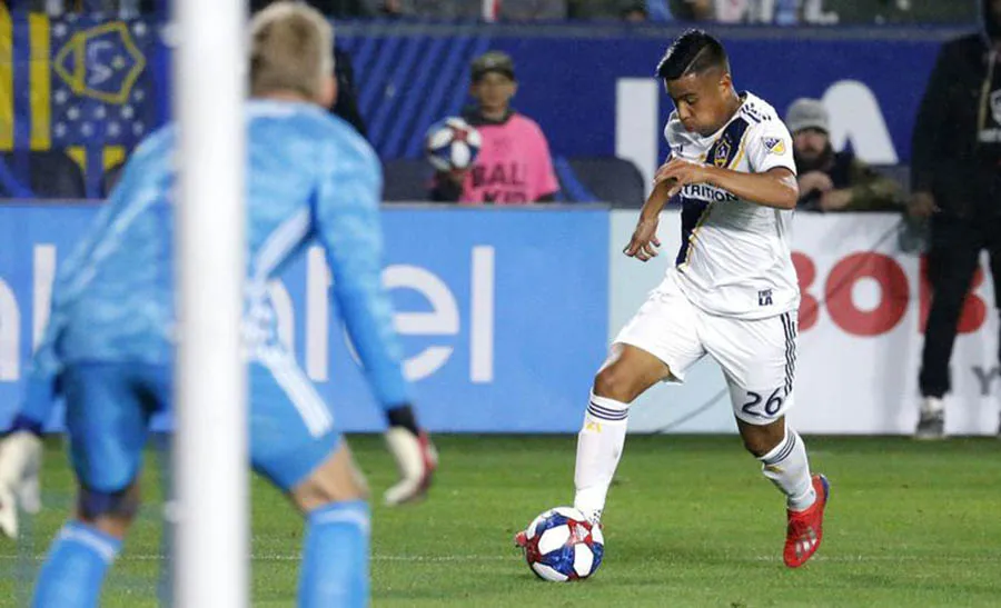 AP Álvarez previo a anotar en la MLS
