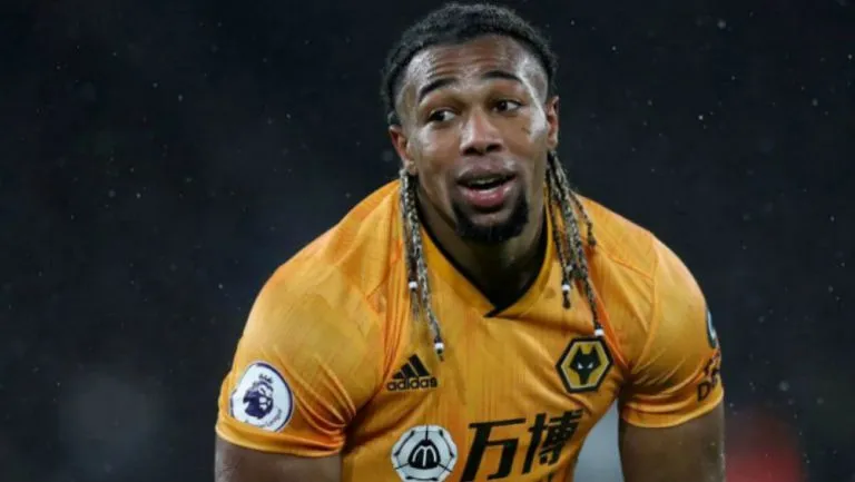 Adama Traoré en partido con los Wolves