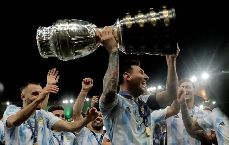 EFE Jugadores de Argentina con la Copa América