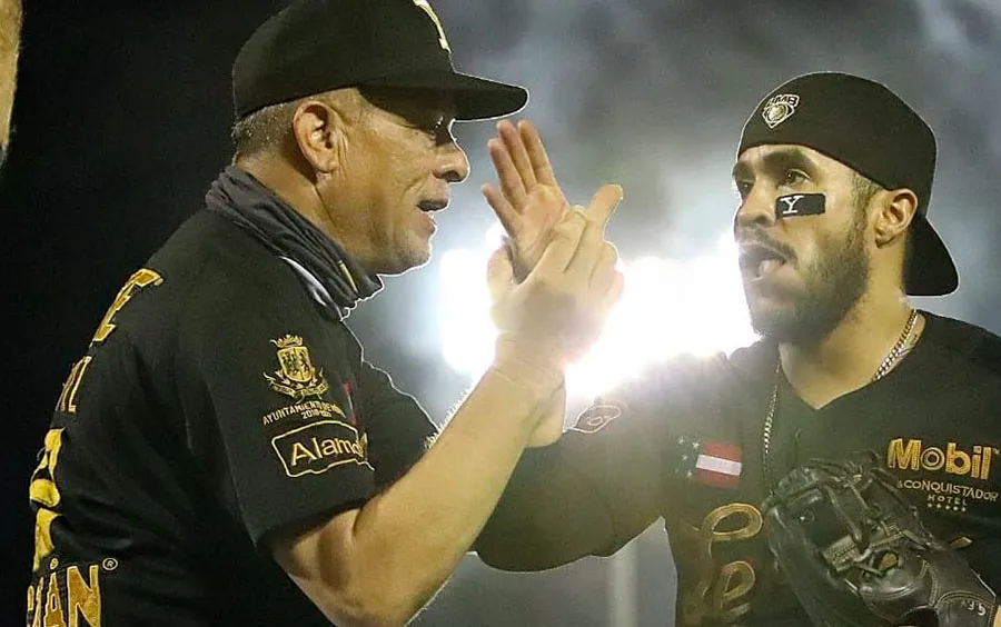 TWITTER @leonesdeyucatan Peloteros de Yucatán celebran triunfo ante Tabasco