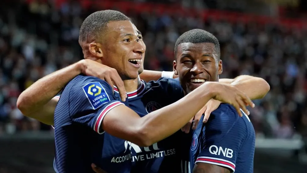 Mbappé celebrando el gol en el partido