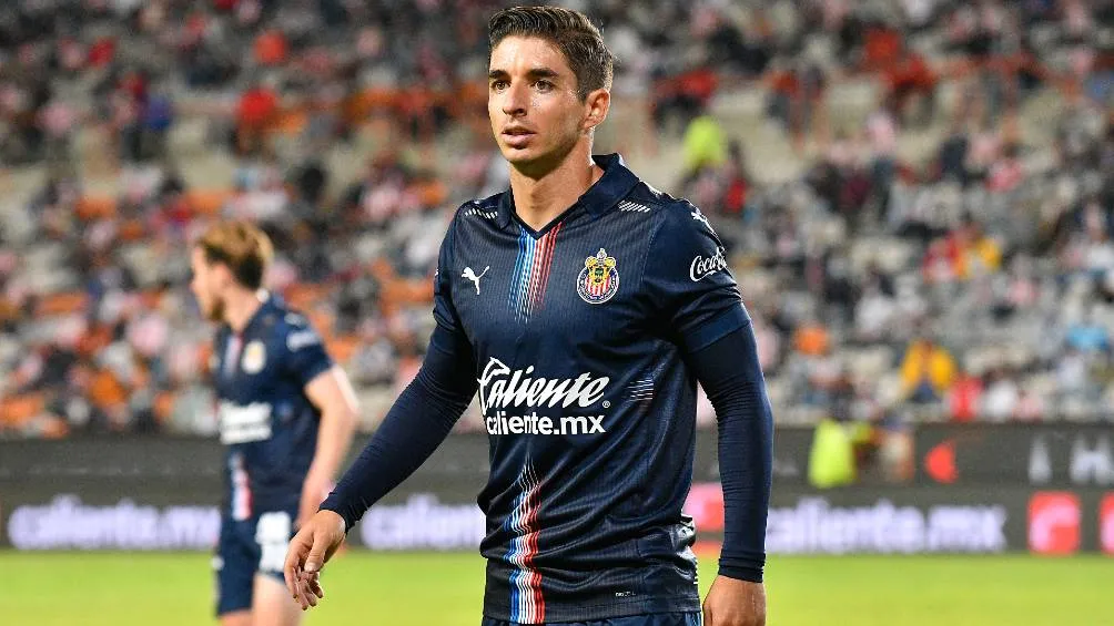 Brizuela durante un partido con Chivas