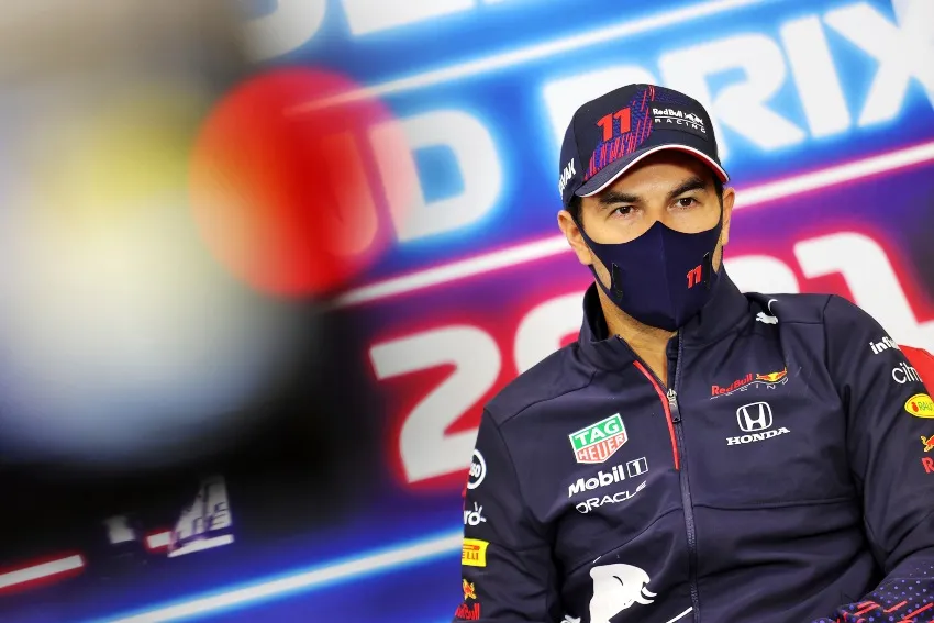 AP Checo Pérez en conferencia de prensa