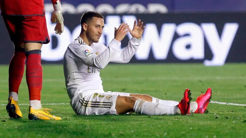 Hazard durante un partido con el Real Madrid