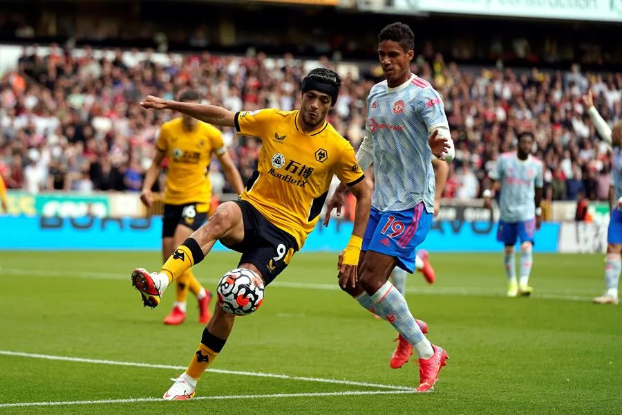Raúl Jiménez jugó todo el partido vs el United