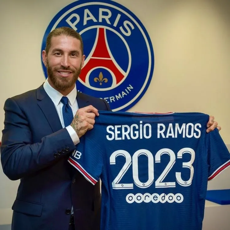 Sergio Ramos fichó con el PSG