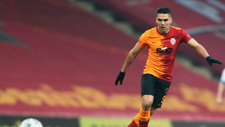 Radamel Falcao en acción con Galatasaray