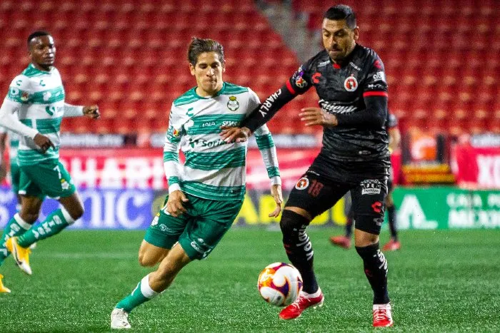 Santiago Muñoz durante un partido con Santos
