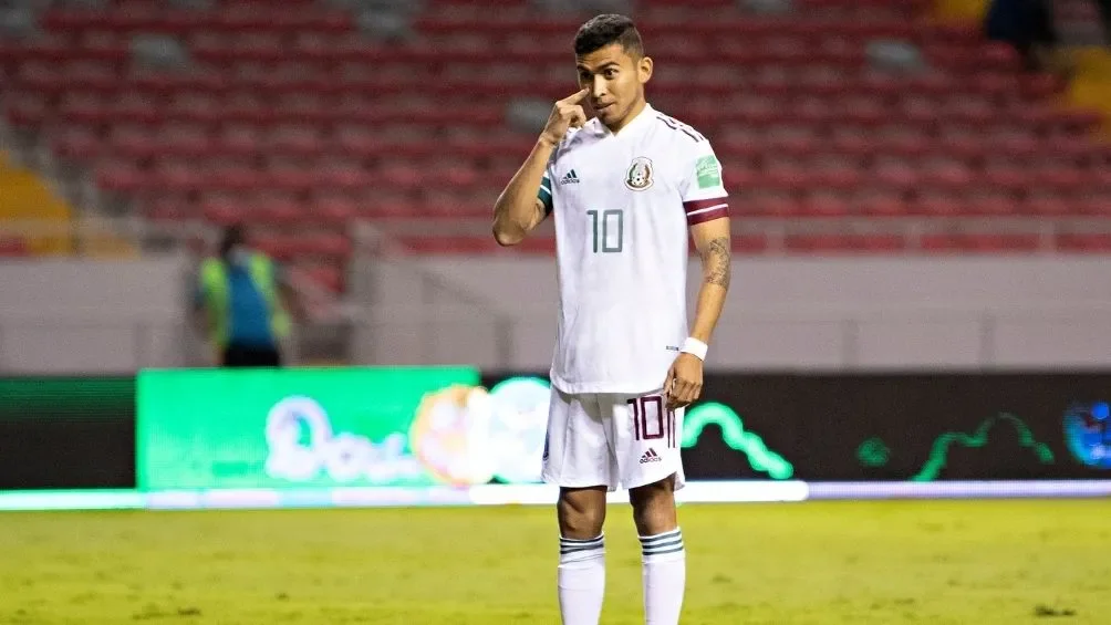 Pineda en el partido con México