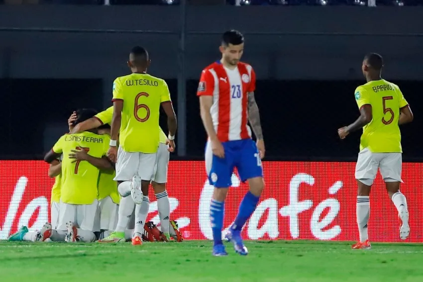 EFE Jugadores colombianos festejando el gol de Juan Cuadrado