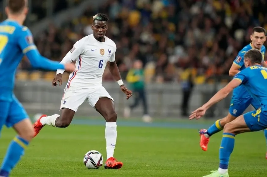Pogba en el juego vs Ucrania