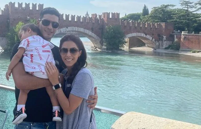 Jiménez disfrutó de Venecia con su esposa e hija