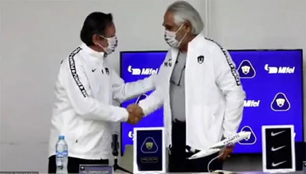 Leopoldo Silva y Mejía Barón en conferencia