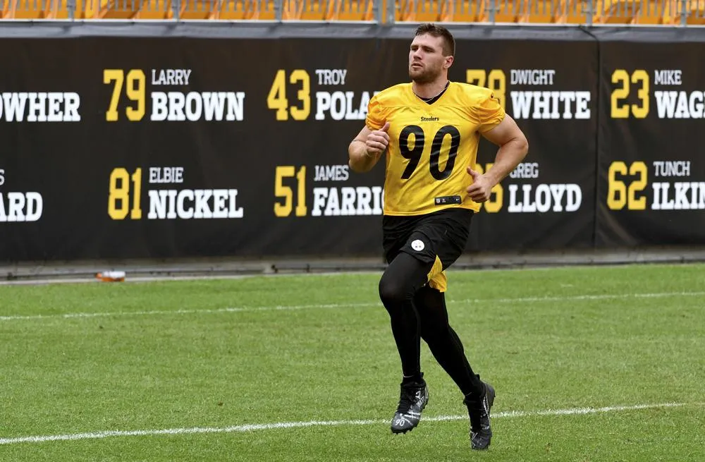 TJ Watt en un entrnamiento de Pittsburgh