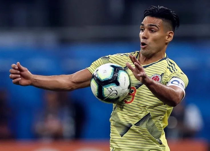 AP Falcao en calentamiento con la selección de Colombia