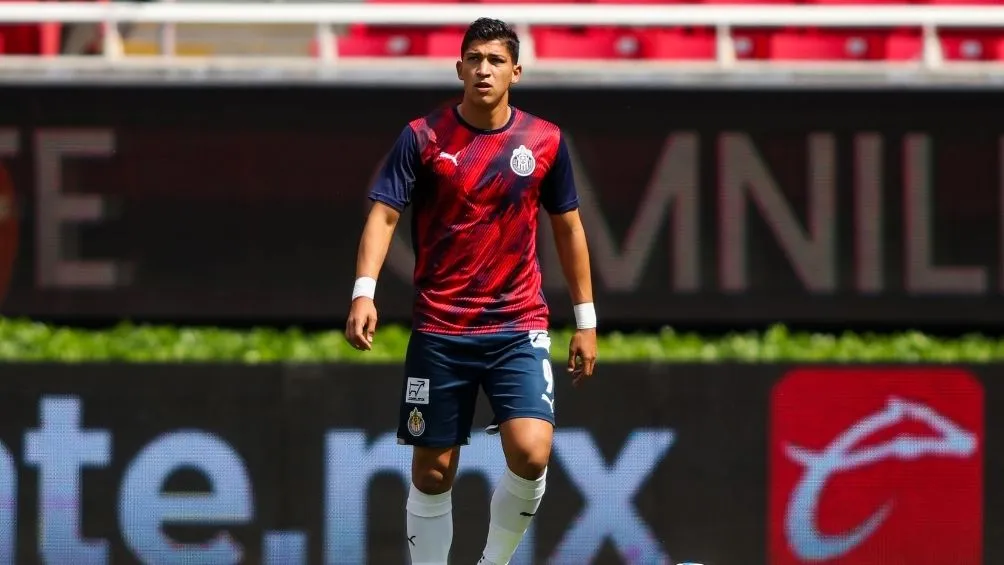 Zaldívar en un partido con Chivas