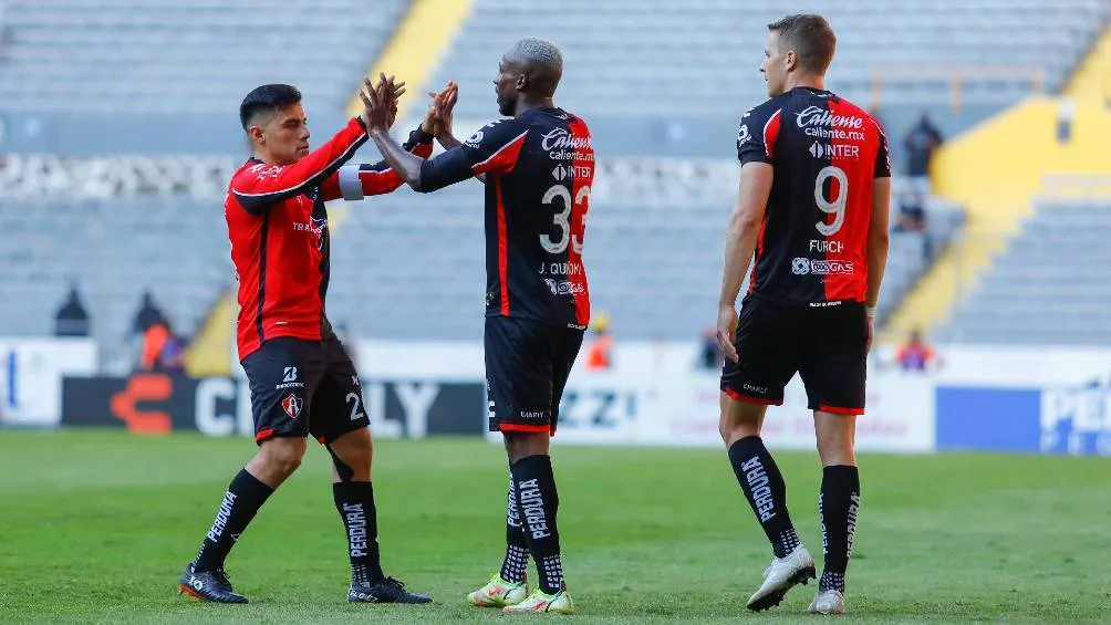 Los jugadores del Atlas celebrando el gol
