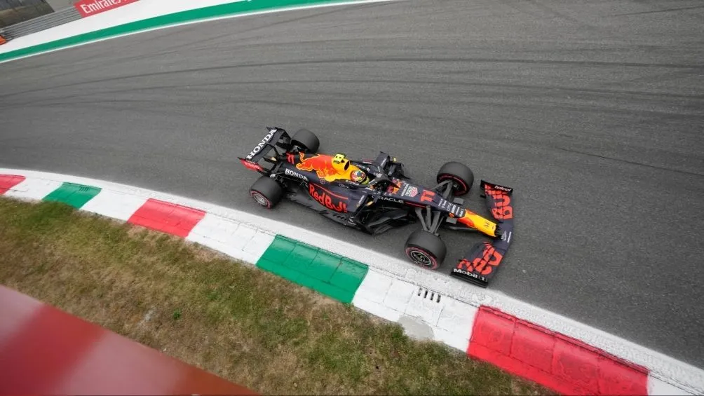 AP Checo Pérez en el GP de Italia