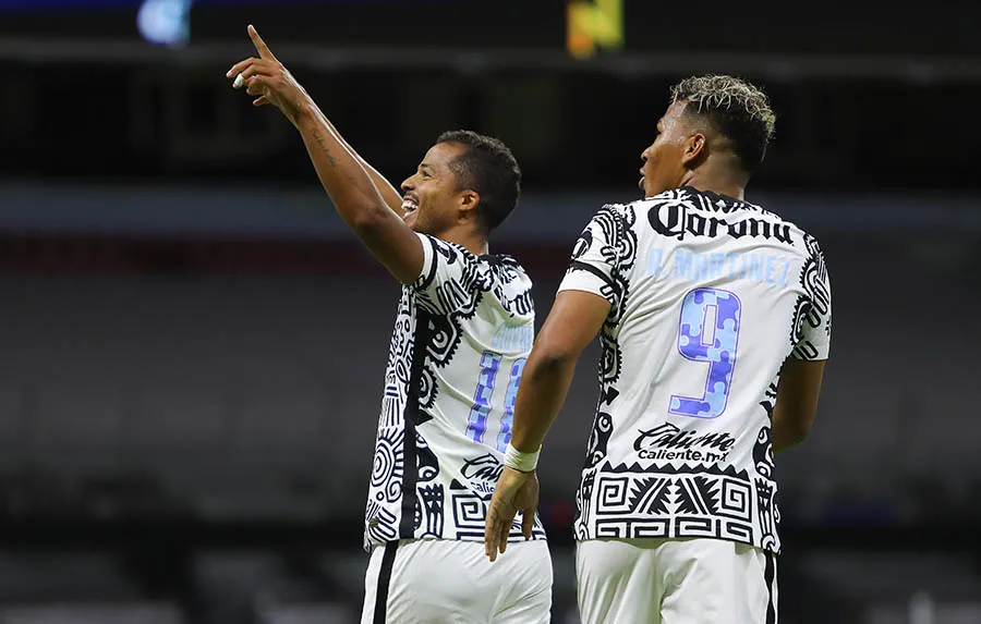 Gio celebra gol con las Águilas