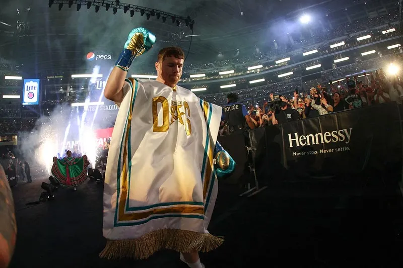 El mexicano previo a su pelea contra Billy Joe Saunders