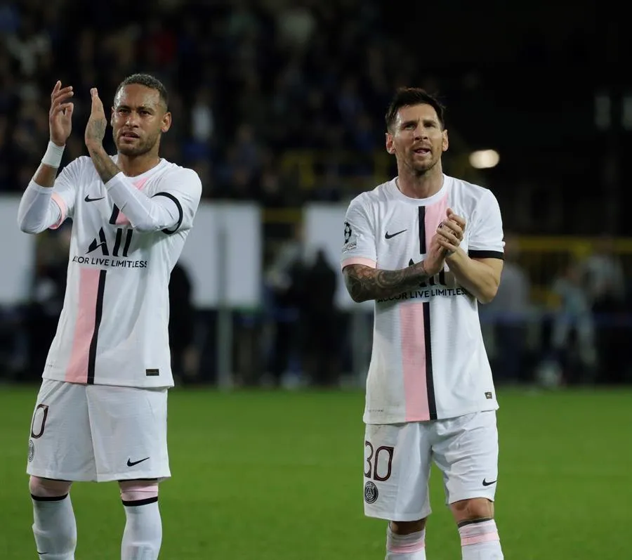 EFE Neymar y Messi tras el empate vs Brujas