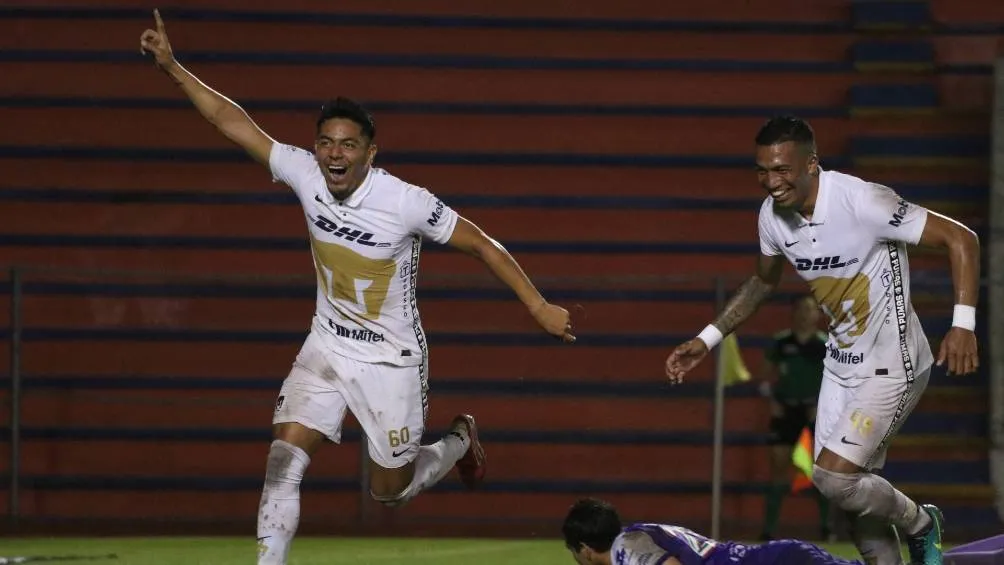 Los jugadores de Pumas Tabasco celebrando un gol