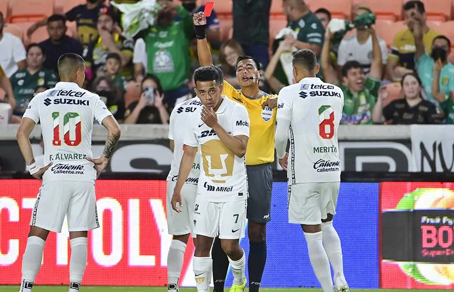 Sebastián Saucedo es expulsado