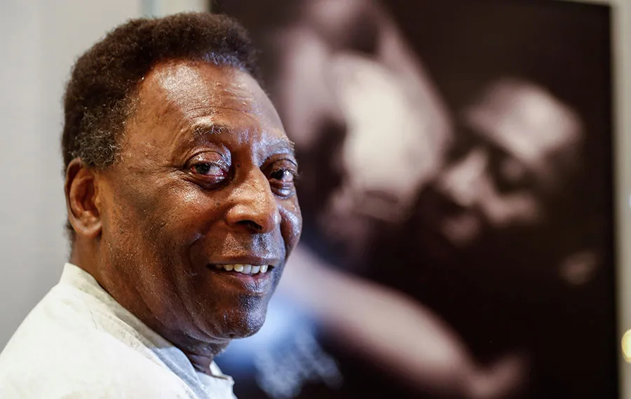 A Pelé le fue extirpado un tumor en el colón