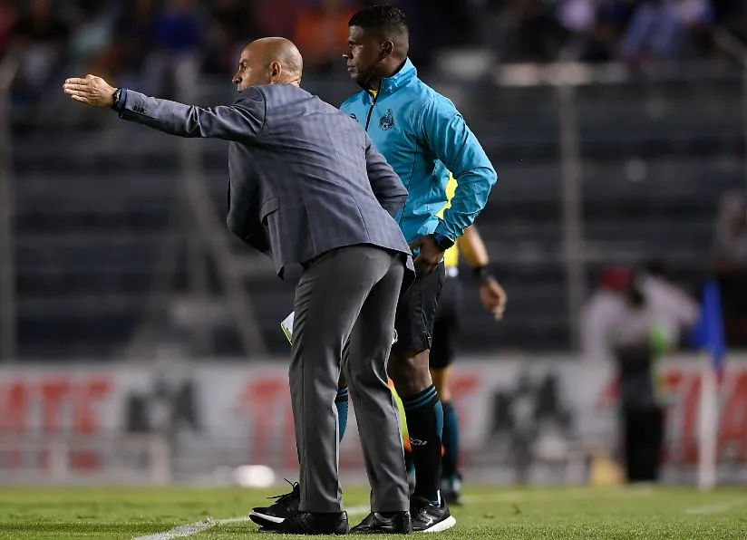 Jémez, molesto con el arbitraje