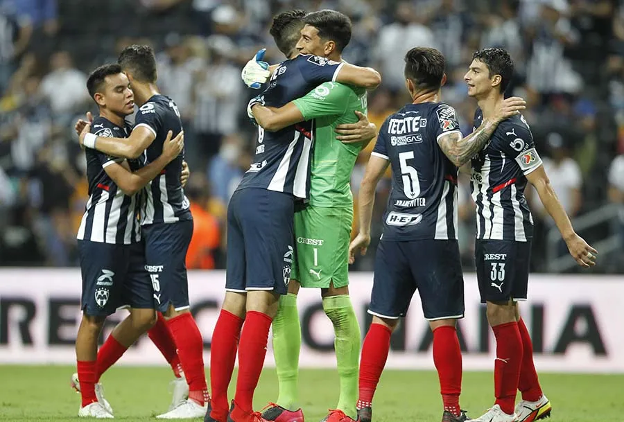 IMAGO7 Jugadores de Rayados celebran victoria sobre Tigres