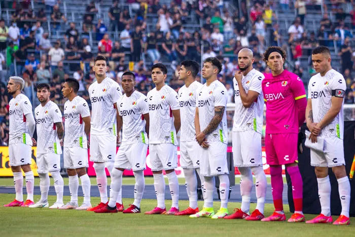 IMAGO7 Los jugadores de la Liga MX antes del duelo vs MLS
