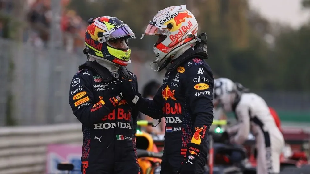 Checo y Verstappen