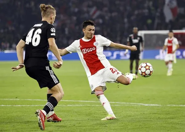 EFE Ajax derrotó al Besiktas